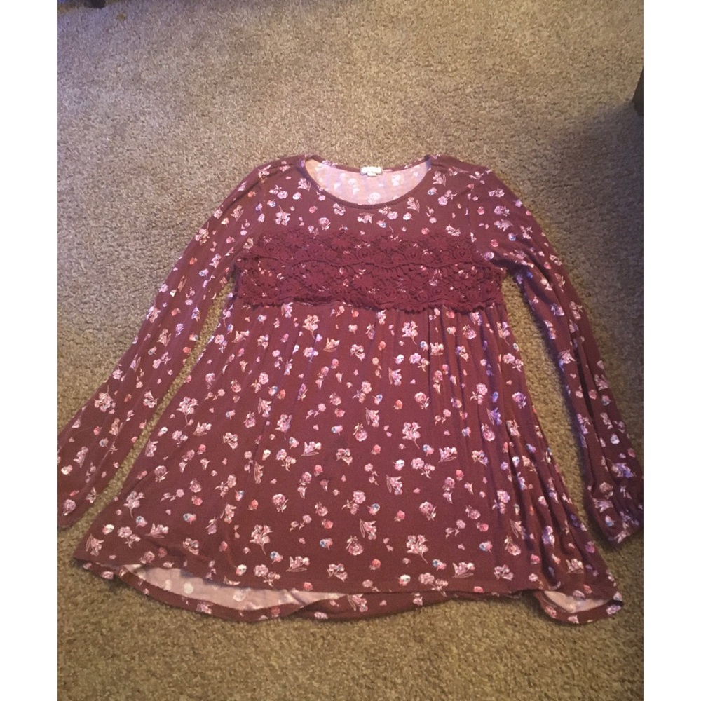 Burgundy Floral Top 👚